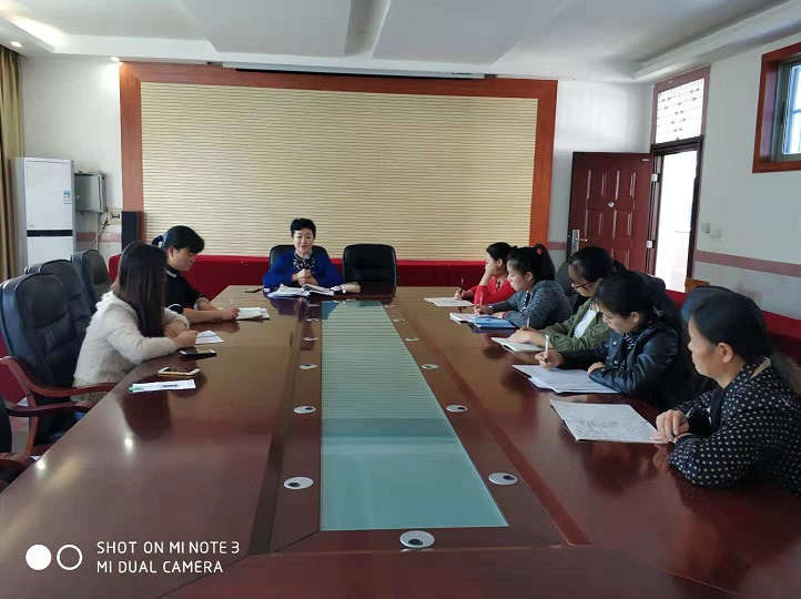 集團教育督導謝莉香總校長參與評課.jpg 集團教育督導謝莉香總校長參與評課.jpg