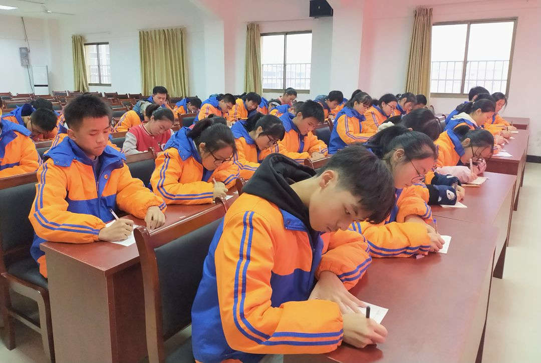 入團(tuán)2_副本.jpg 入團(tuán)2_副本.jpg