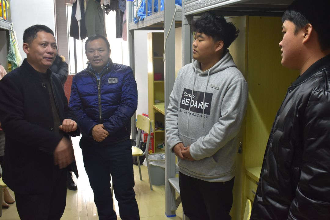 寢室_副本.jpg 寢室_副本.jpg